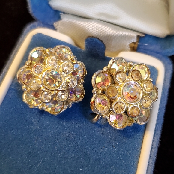 La Rue clips vintage AB stones flower screw back earrings - Picture 11 of 11